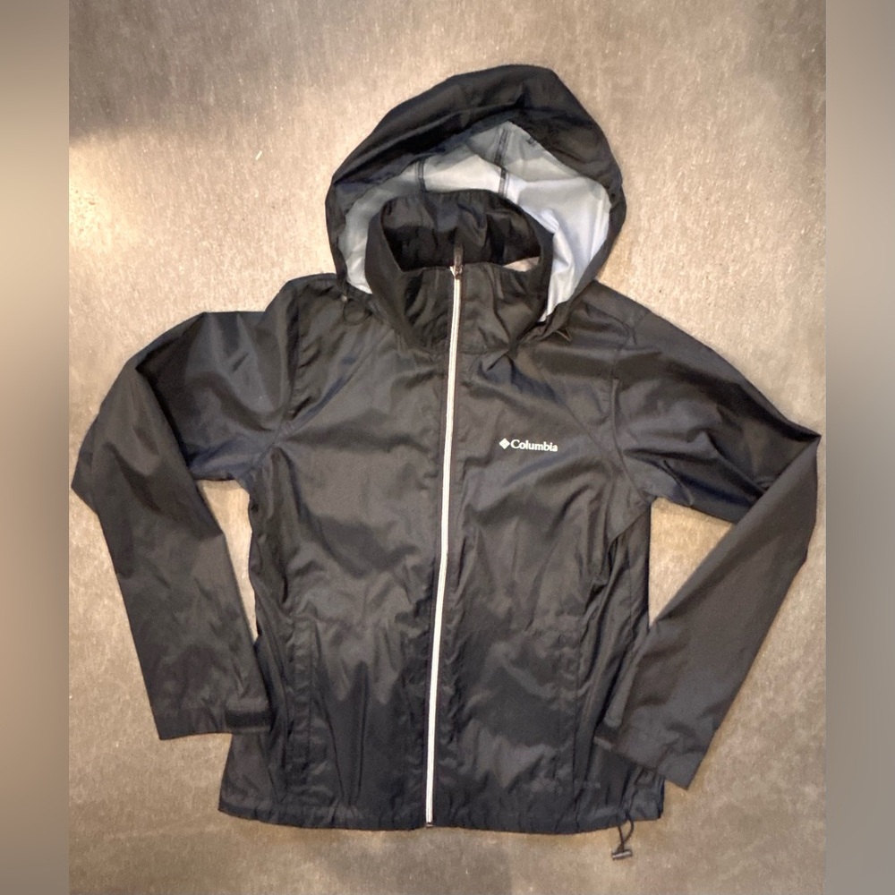 Lightweight rain jacket